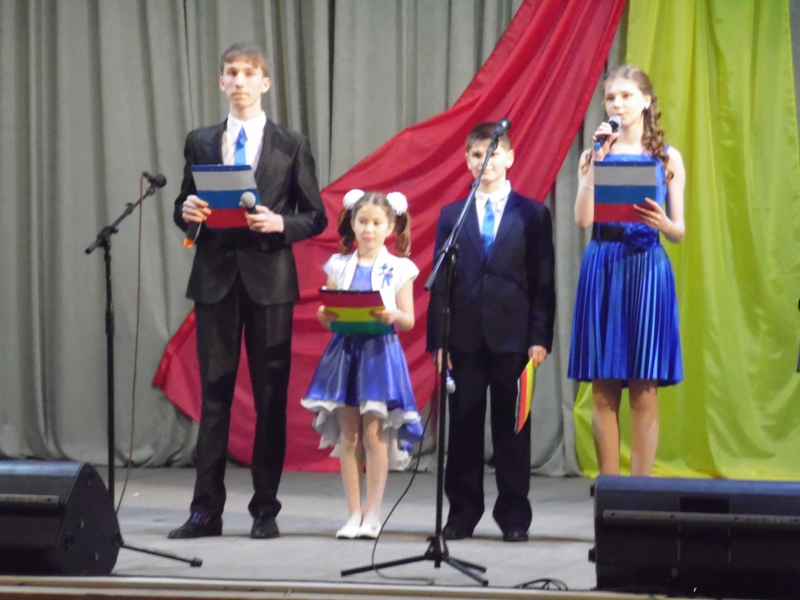 Песней, словом, танцем подарим радость всем!